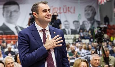Yeni Parti İzmir’de ön seçimi Çağatay Güç kazandı
