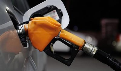 Benzine beklenen indirim geldi