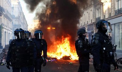 Fransa’da 24 Ekim gösterilerine askerli önlem