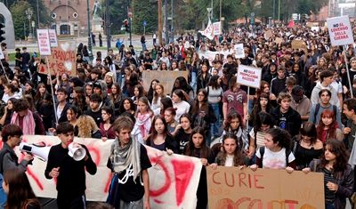 Avrupa’da gençlerin protestoları yayılıyor