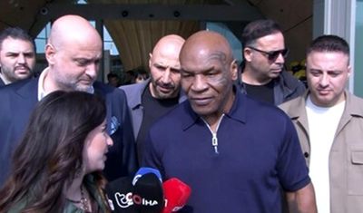 Mike Tyson Tuzlu Kahve dizisi için İstanbul’a geldi