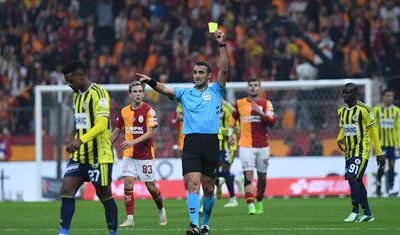 Derbinin tartışmalı pozisyonlarına Trio yorumu