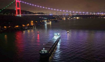 İstanbul Boğazı'nda 139 metrelik gemi arızalandı