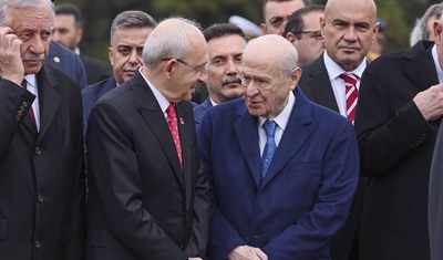 Kılıçdaroğlu ile Bahçeli Anıtkabir’de uzun süre sohbet etti