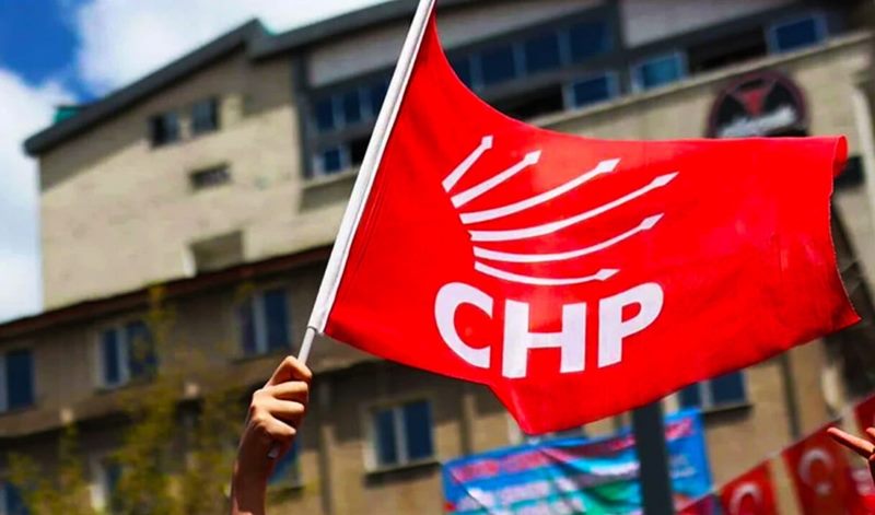 CHP’de 48 isim ihraç edildi