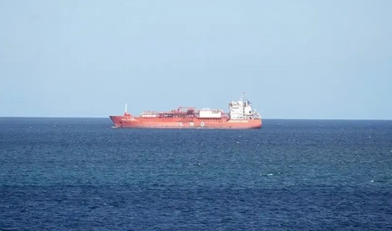 Basra Körfezi’nde 4 gemi vuruldu, 3 gemi mayına çarptı