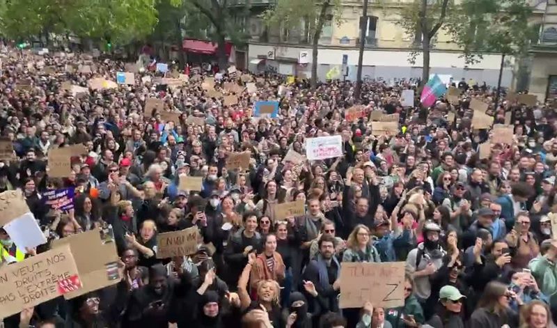 Paris neden yanıyor? Refah devletinin krizi, sosyal adaletin isyanı