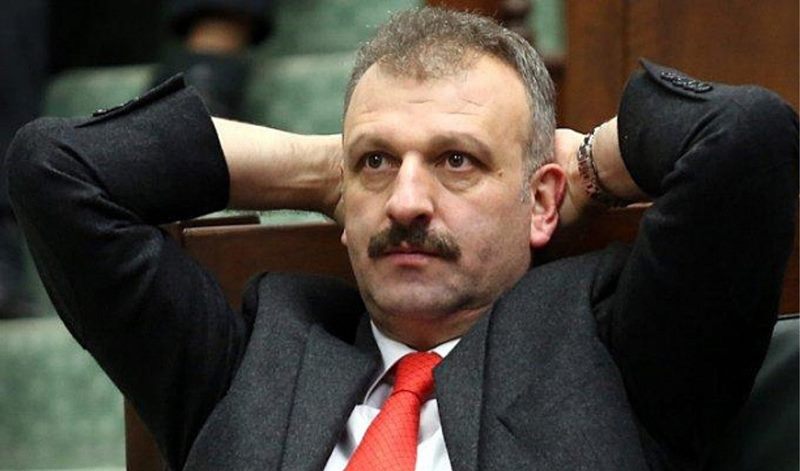 Azerbaycan'ın talebi ardından Cumhurbaşkanı Başdanışmanı Saral görevden alındı