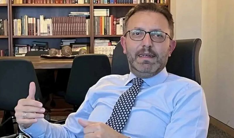 Erdoğan'ın eski başdanışmanı Ertan Aydın fon soruşturmasında tutuklandı