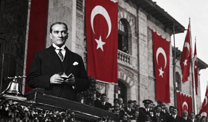 Cumhuriyet'e borcumuz var